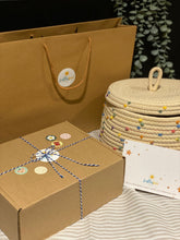 Load image into Gallery viewer, Custom Gift Set